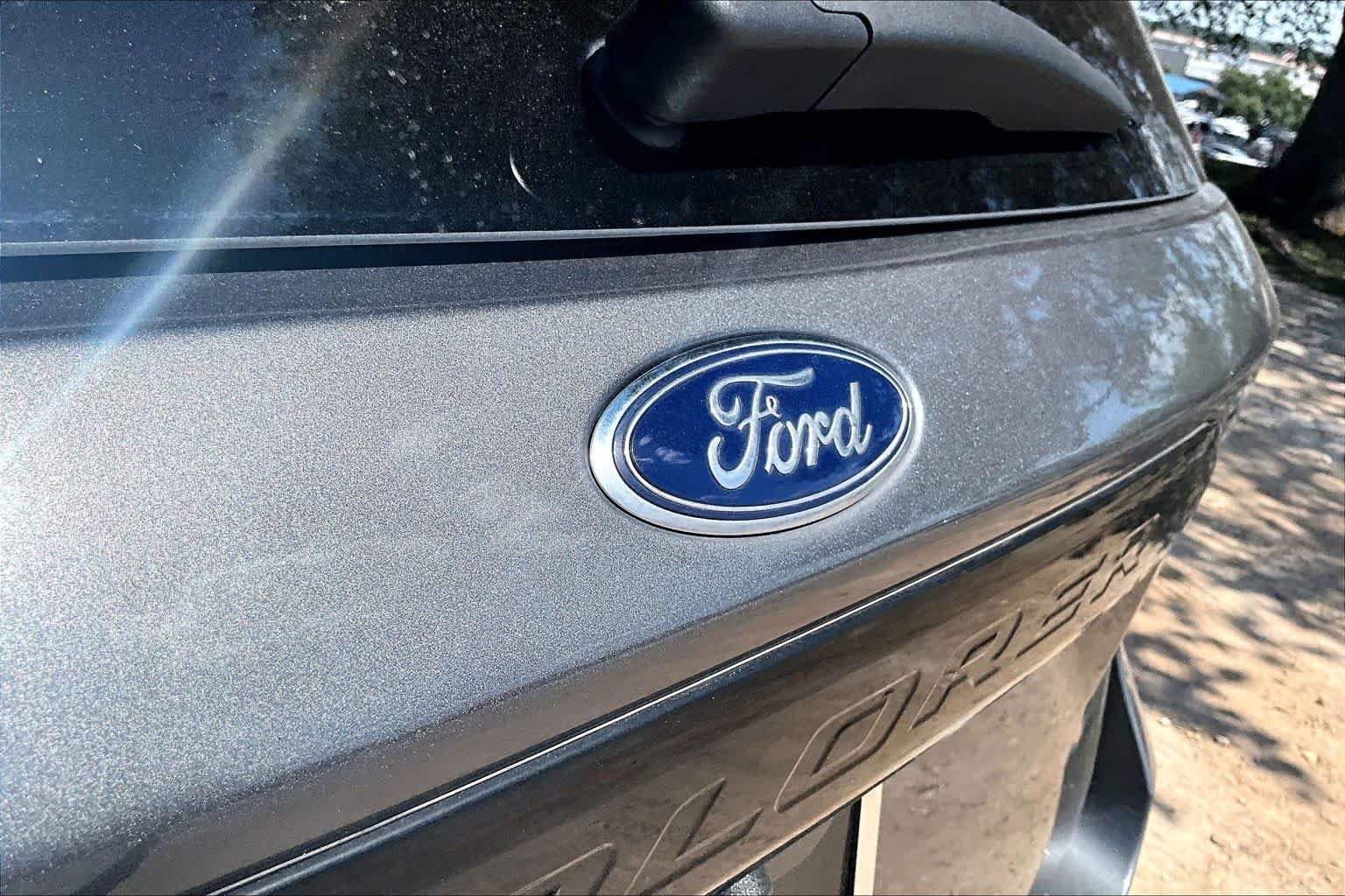 Used 2023 Carbonized Gray Metallic Ford ST-Line image 30