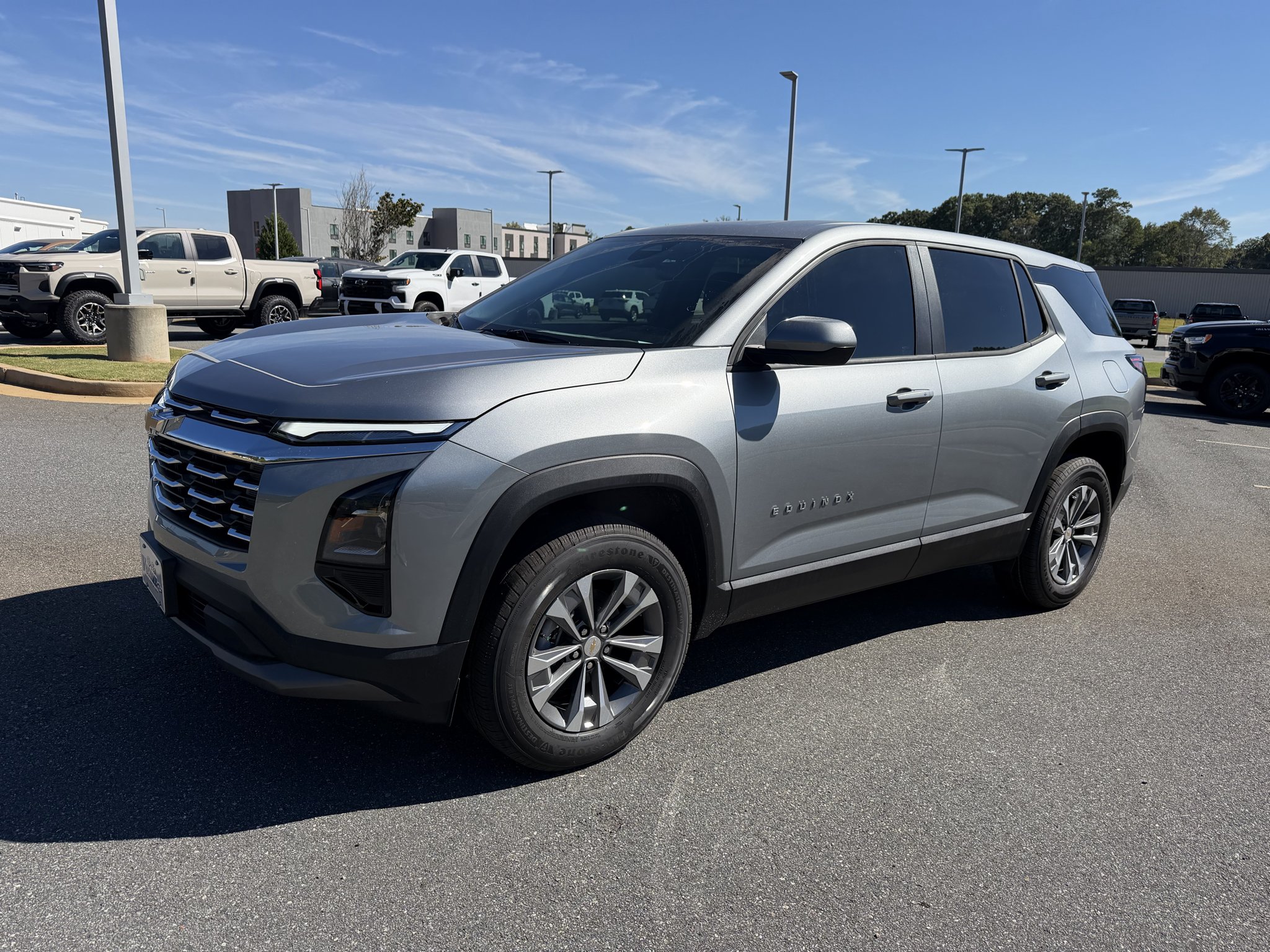 2027 Chevrolet Equinox LT - Photo 4