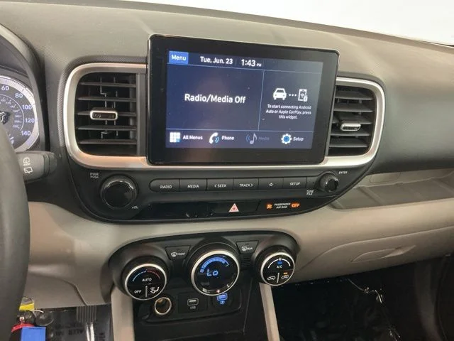 Used 2021 Green Hyundai SEL image 17