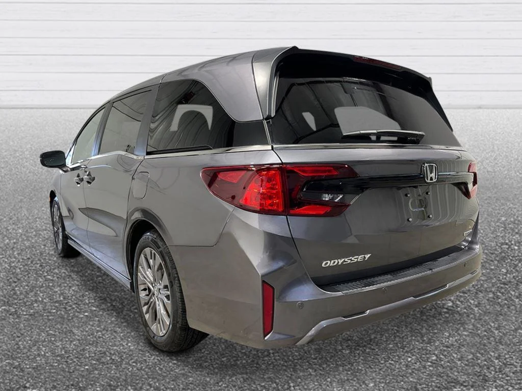 New 2026 Modern Steel Metallic Honda Touring image 3