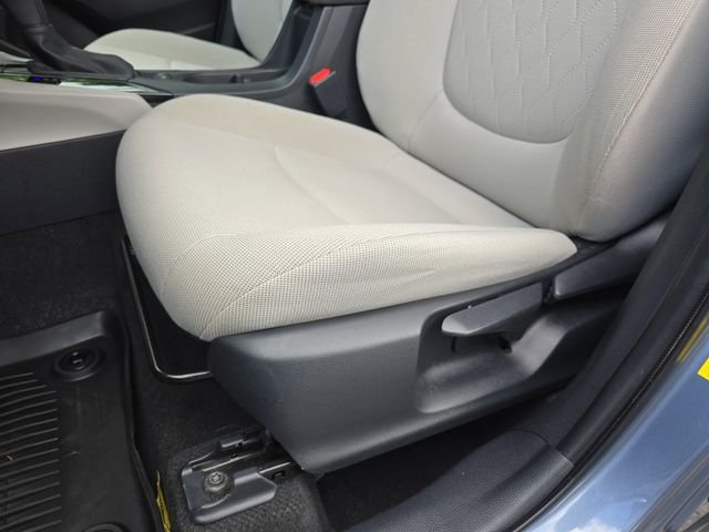 Used 2023  Toyota L image 27