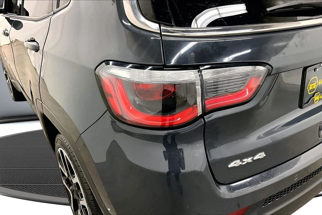 Used 2018 Black Jeep Limited image 23