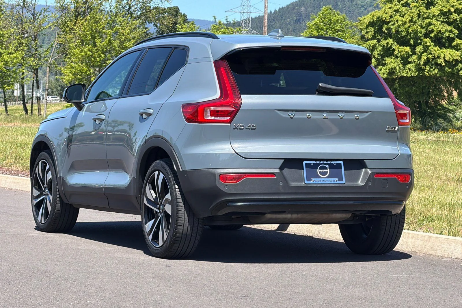 Used 2023 Gray Volvo Ultimate image 5