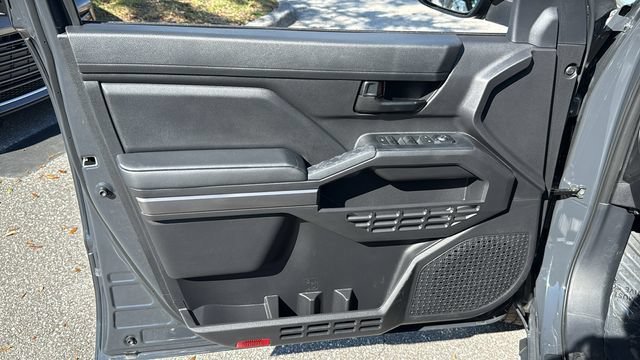 2025 Toyota Tacoma SR5 - Photo 16