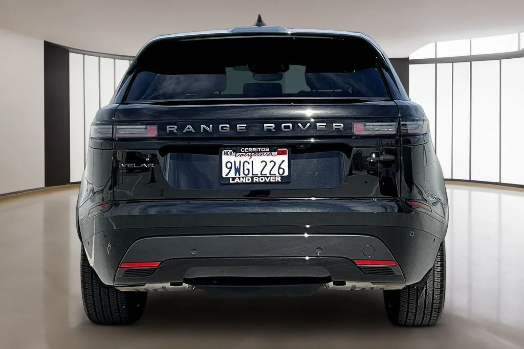 Used 2026  Land Rover Dynamic SE image 5