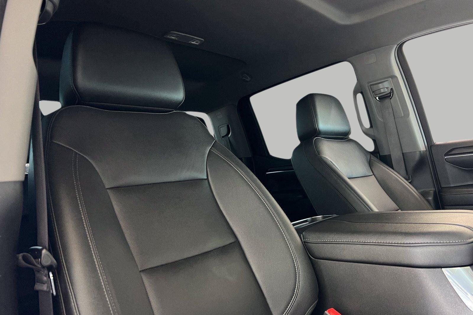 Used 2023 Silver GMC SLT image 17