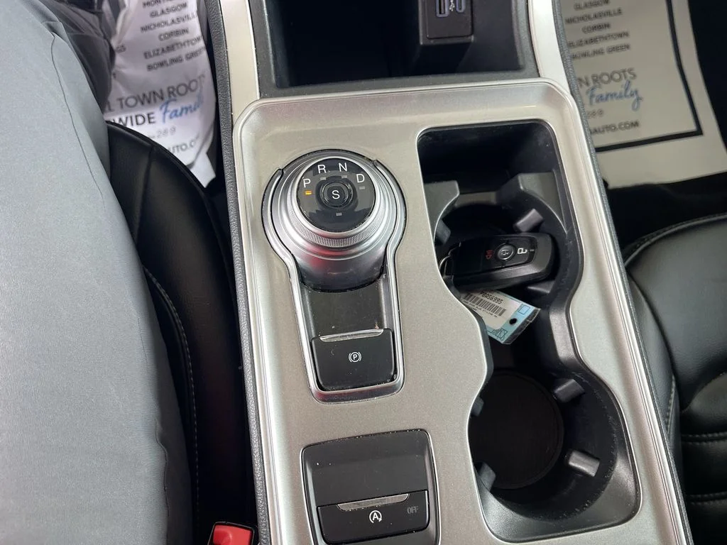 Used 2023 Blue Ford SEL image 19