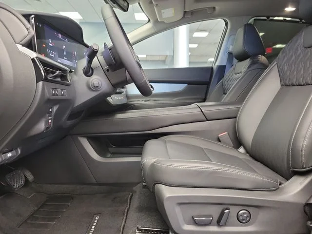 New 2026 Champagne Silver Metallic Nissan Platinum image 22