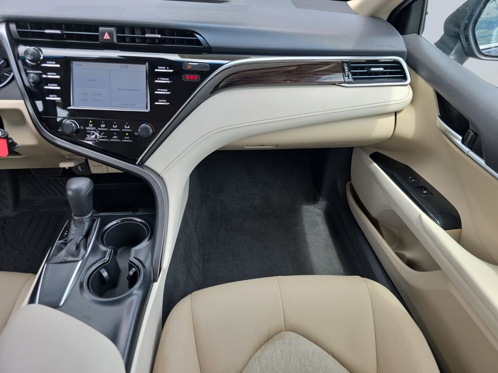 2018 Toyota Camry LE - Photo 16