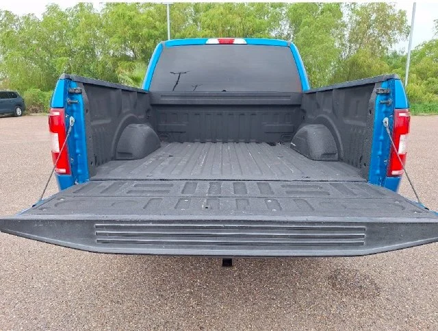 Used 2020 Blue Ford XL image 13