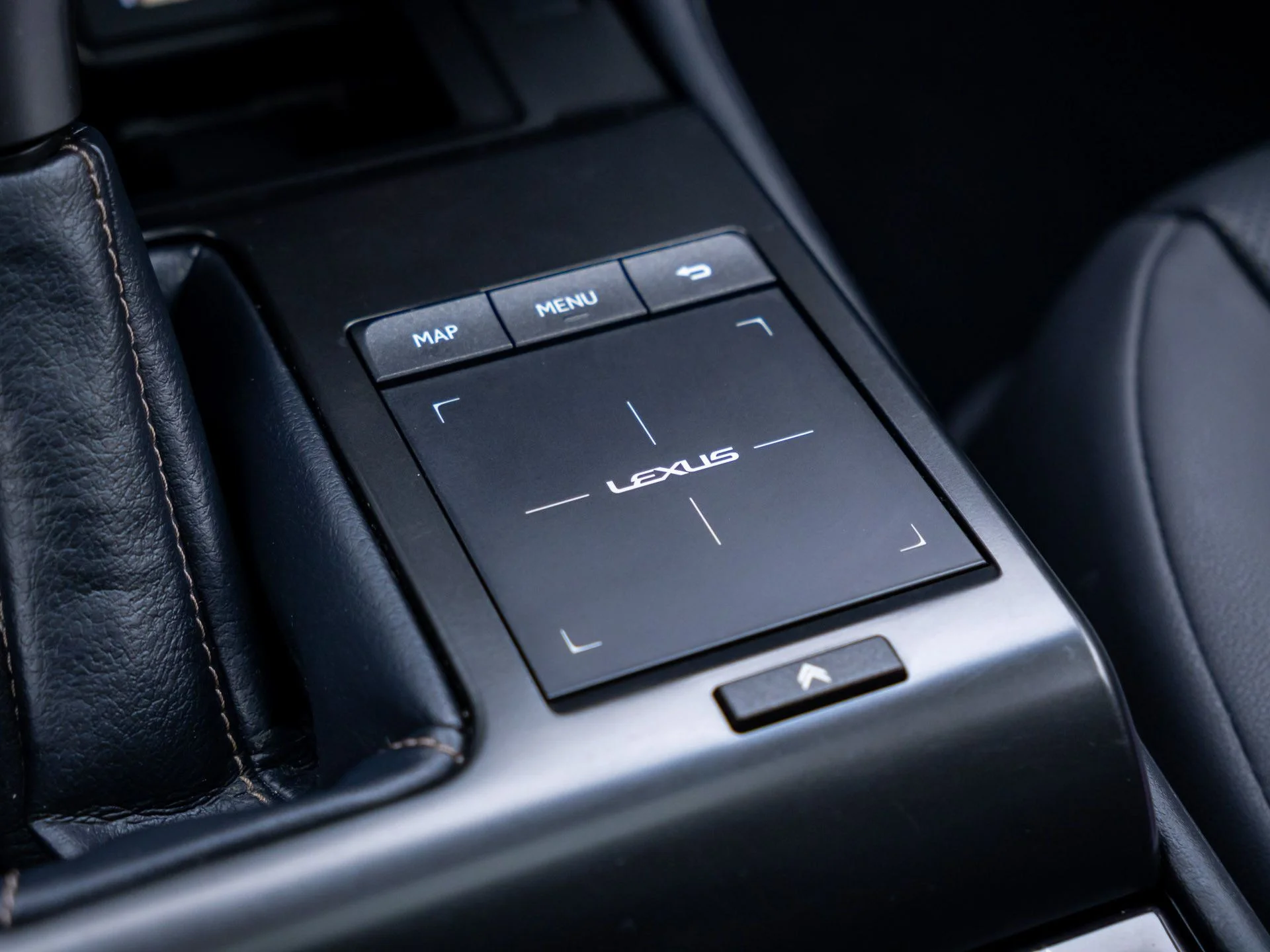 Used 2023 Silver Lexus 460 image 31