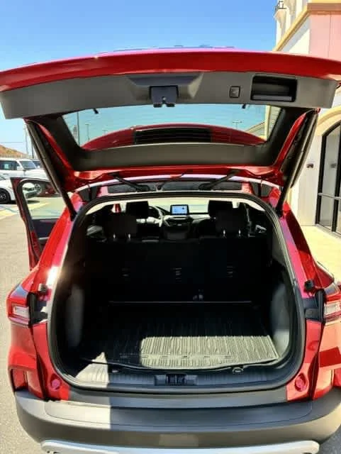 Used 2023 Red Ford Active image 9