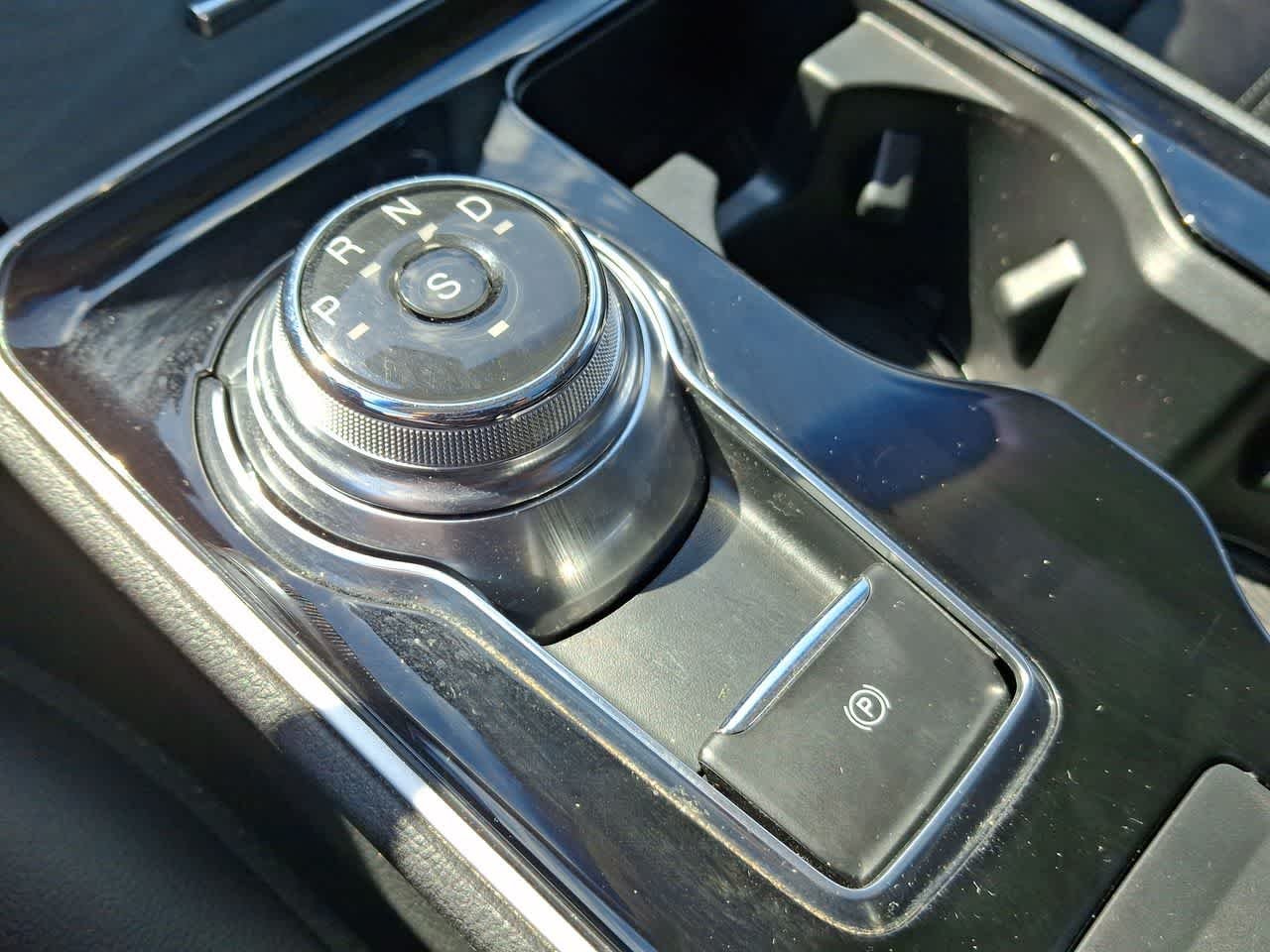 Used 2020 Magnetic Metallic Ford SEL image 18