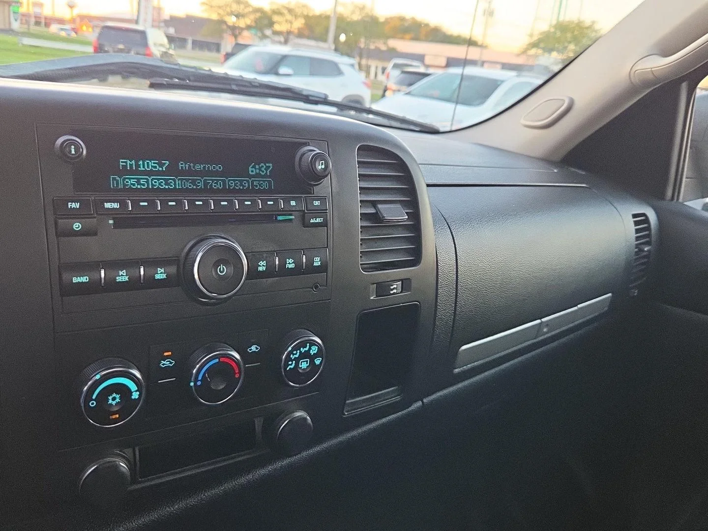 Used 2008 BLUE GRANITE METALLIC Chevrolet LT w/1LT image 16