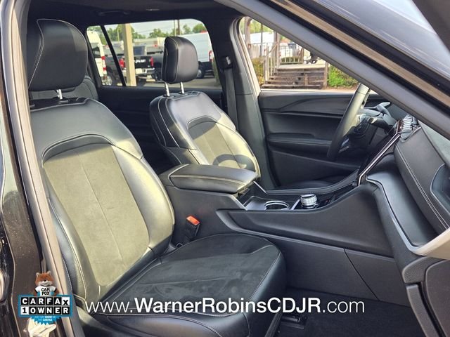 Used 2025 Black Jeep Altitude X image 19