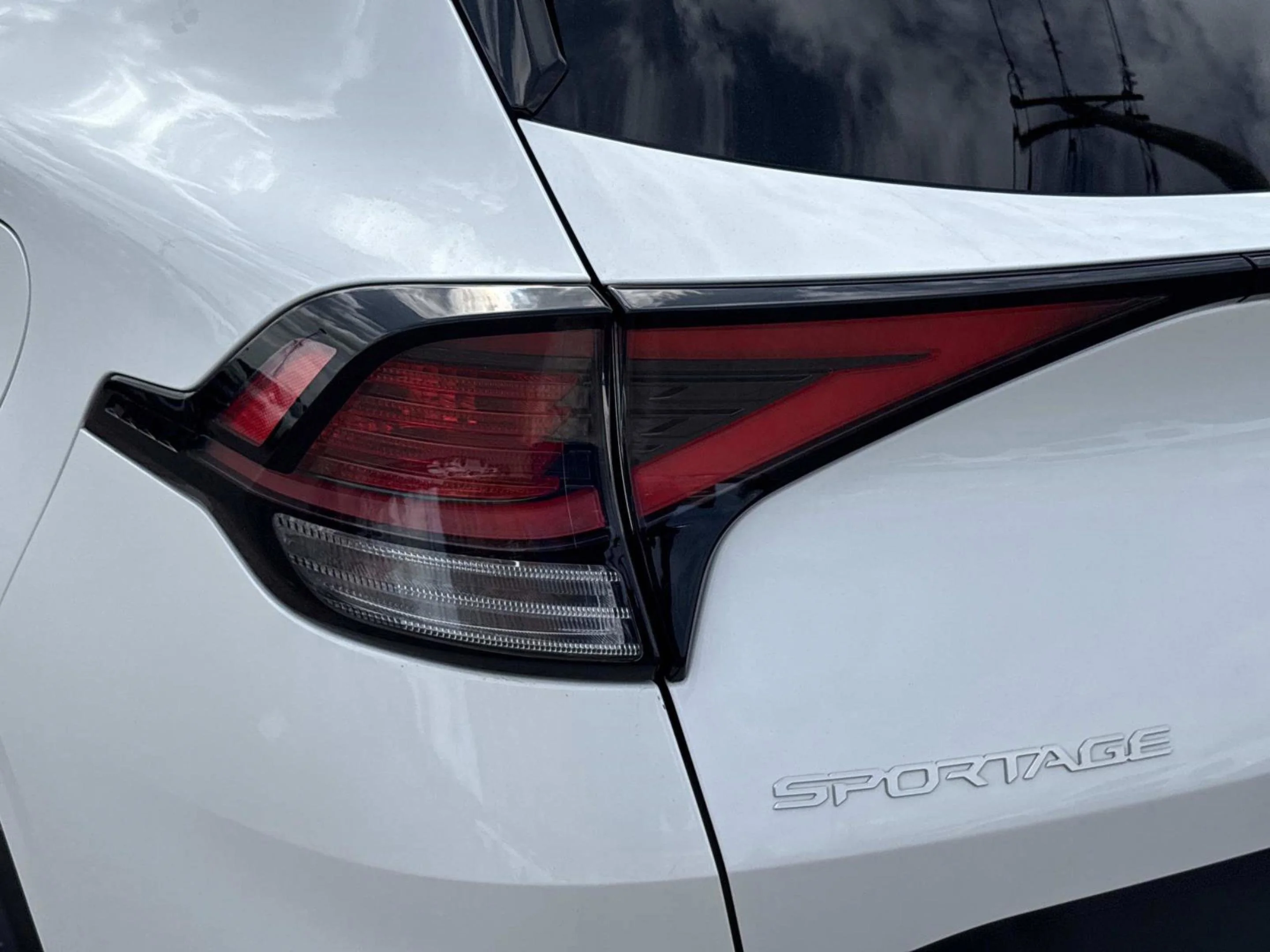 2024 Kia Sportage LX - Photo 11