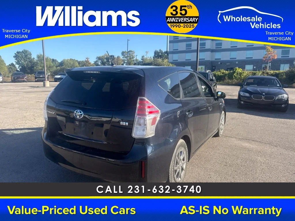 Used 2017 Aqua Toyota Three image 13