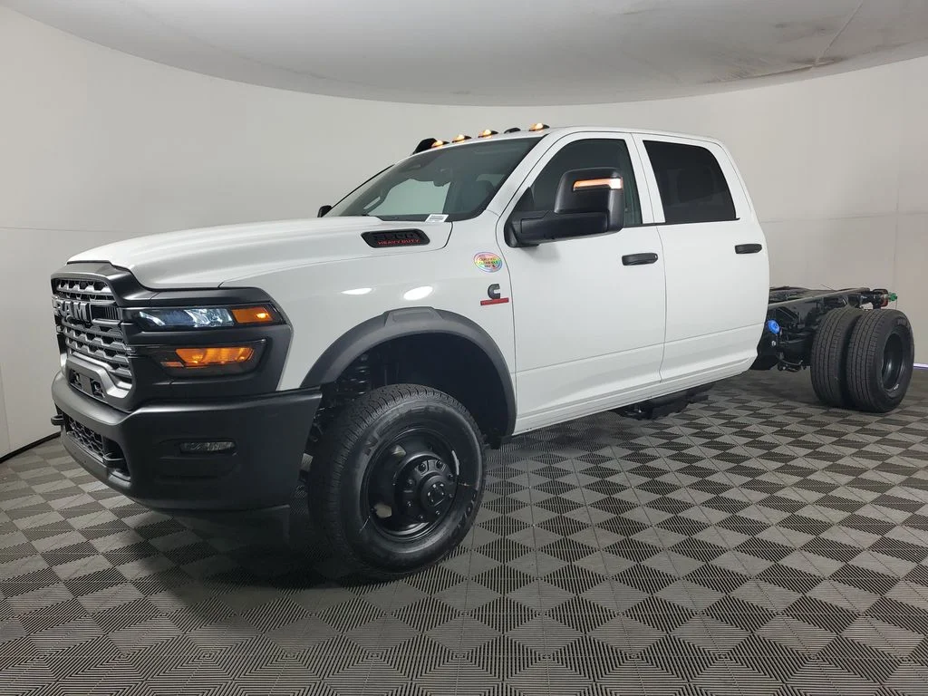 New 2026 Bright White Clear-Coat Exterior Paint RAM Tradesman image 8