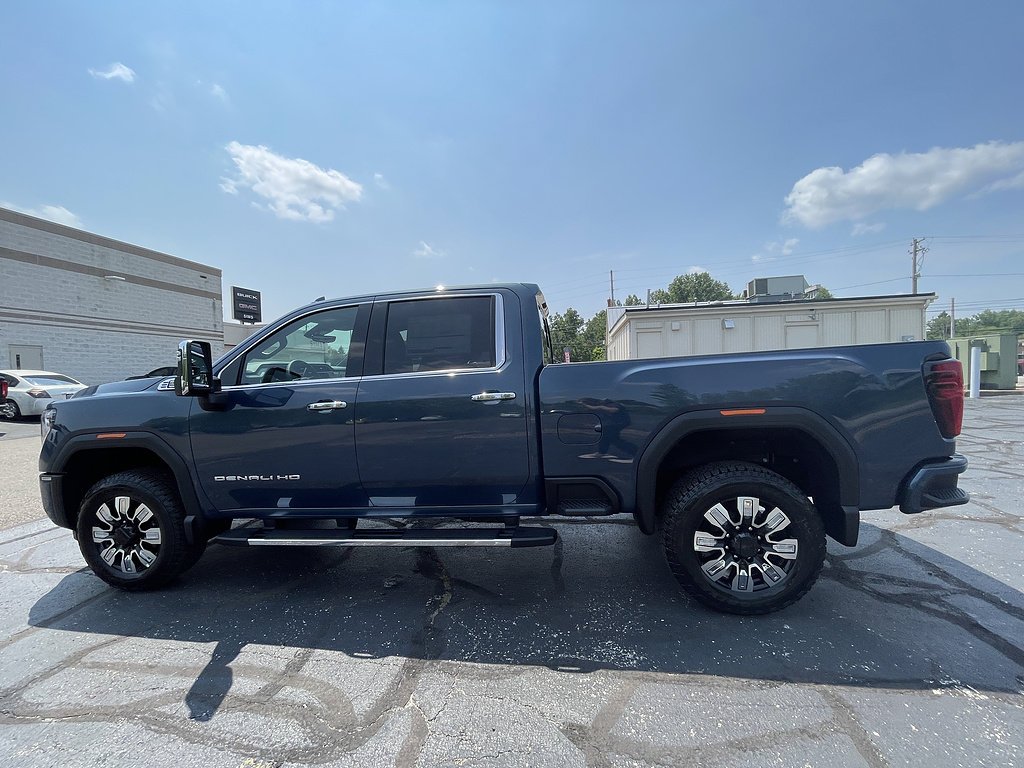 2026 GMC Sierra 3500HD Denali - Photo 12
