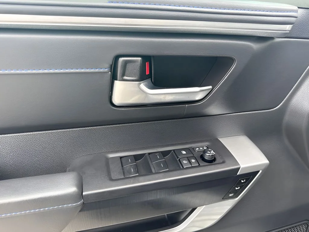 Used 2025 Silver Toyota Platinum image 20