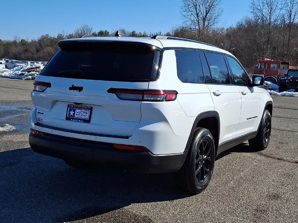 Used 2024 Bright White Clearcoat Jeep Altitude image 11