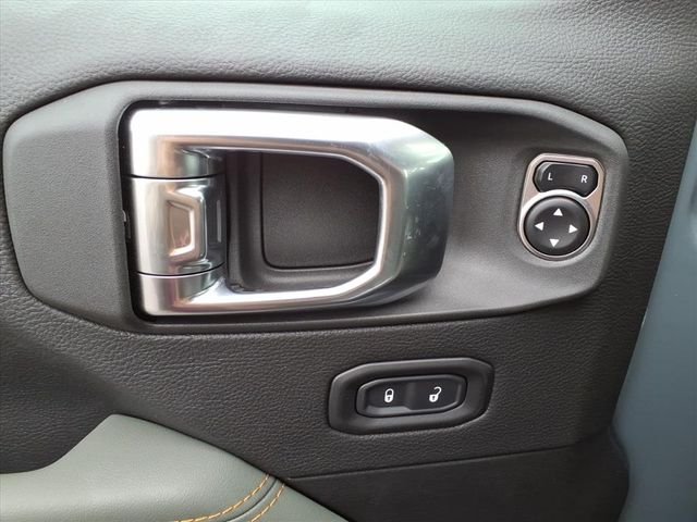 New 2026 Anvil Clear-Coat Exterior Paint Jeep Mojave image 11