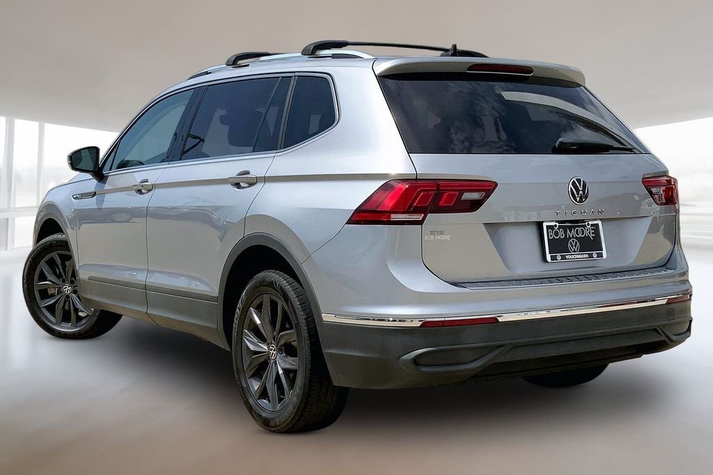 Used 2022 Pyrite Silver Metallic Volkswagen 2.0T SE image 13