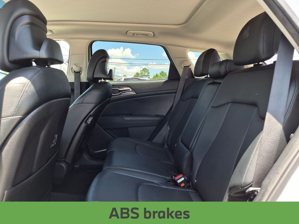 Used 2023 White Kia SX image 27