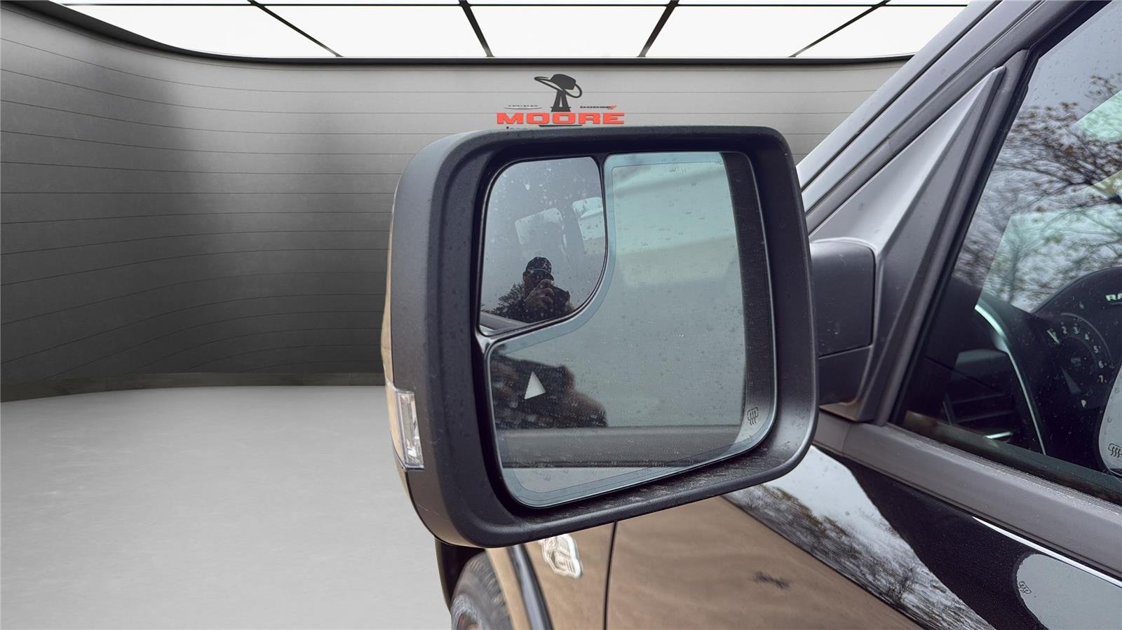 New 2026 Diamond Black Crystal Pearl-Coat Exterior Paint RAM Lone Star image 21