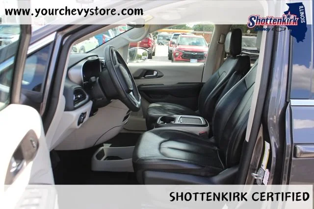 Used 2022 Gray Chrysler Touring L image 10