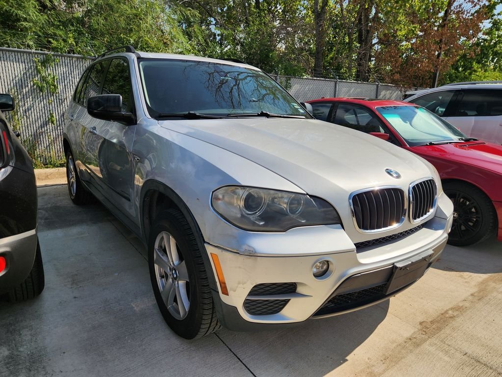 Used 2013 Titanium Silver Metallic BMW xDrive35i Sport Activity image 3
