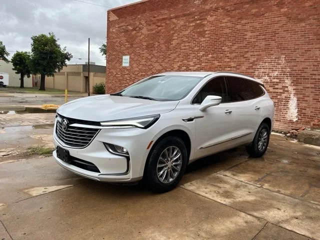Used 2022 White Frost Tricoat Buick Essence image 3