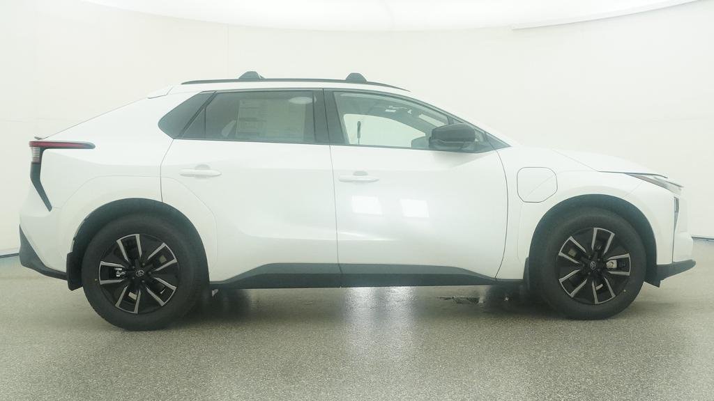 New 2026 Wind Chill Pearl Toyota XLE image 45