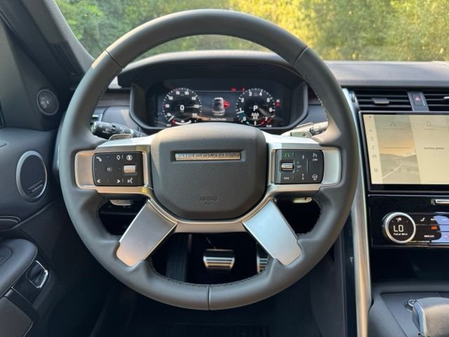 New 2026 Santorini Black Land Rover Dynamic SE image 24