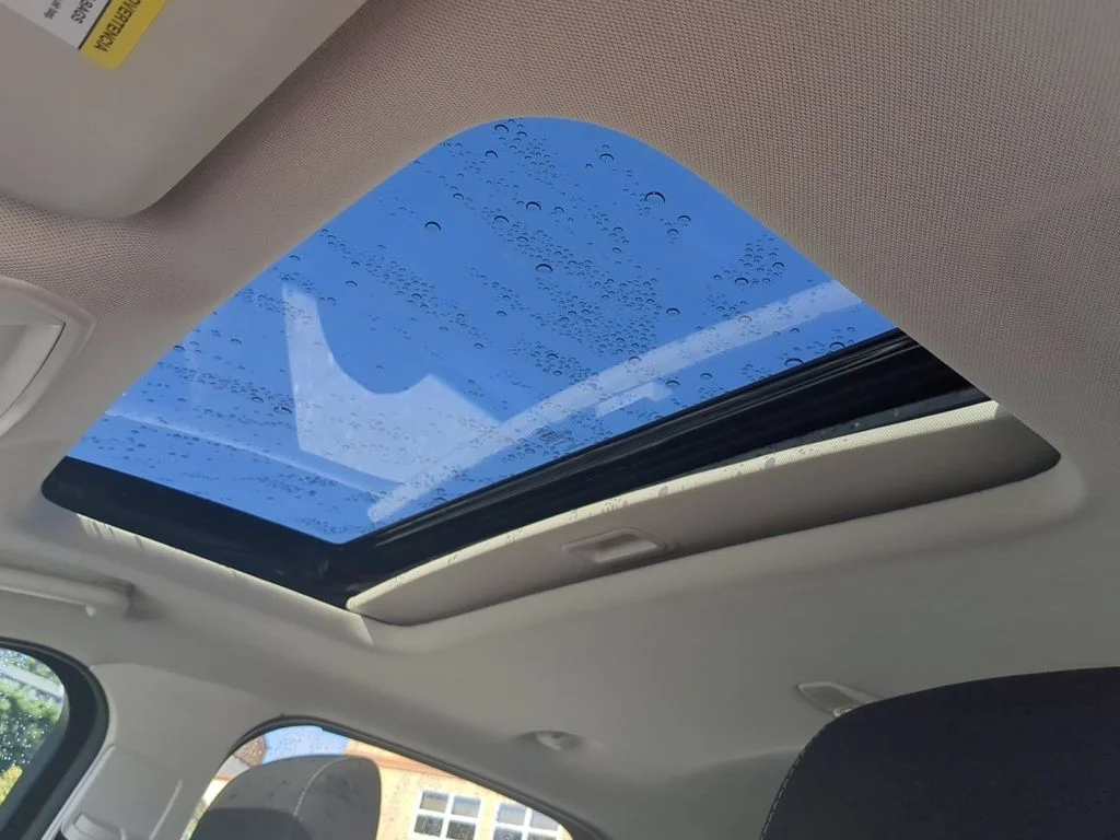 Used 2018 Red Ford SEL image 25