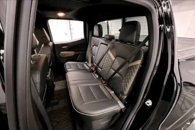 Used 2023 Onyx Black GMC Denali image 25