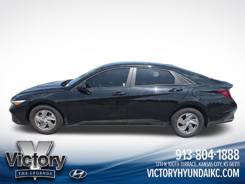 Used 2024 Hyundai Elantra SE with VIN KMHLL4DG9RU788930 for sale in Kansas City