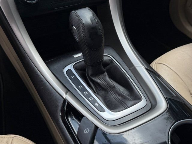 Used 2013 White Ford SE image 25