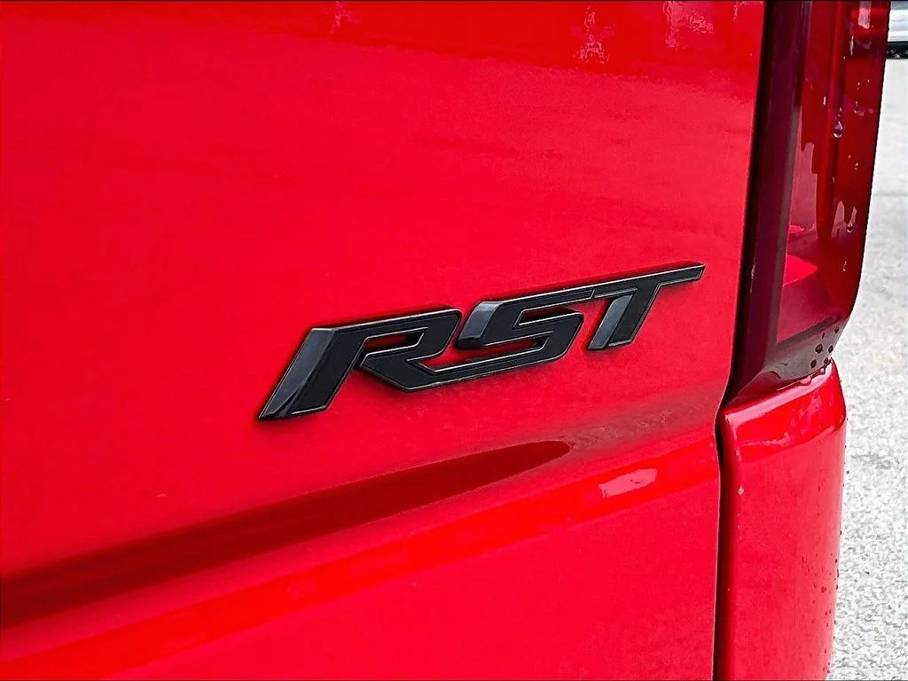 Used 2021 Red Chevrolet RST image 9