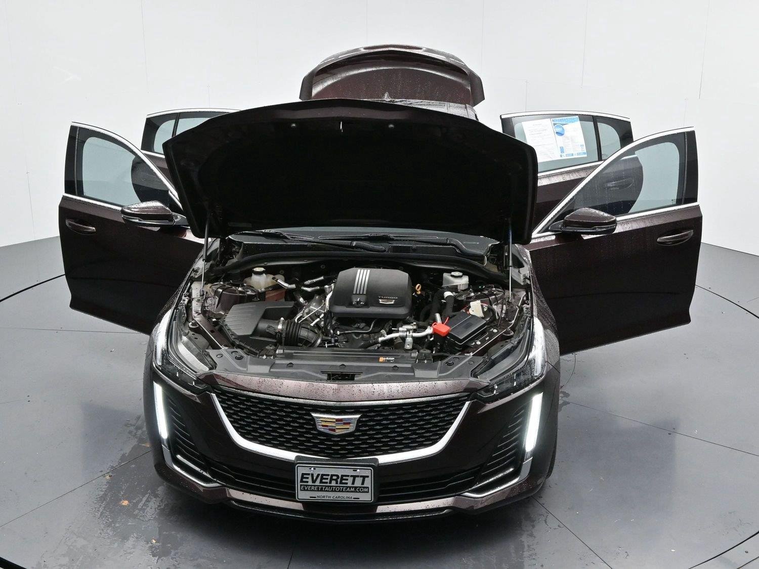 Used 2020 GARNET METALLIC Cadillac Luxury image 48