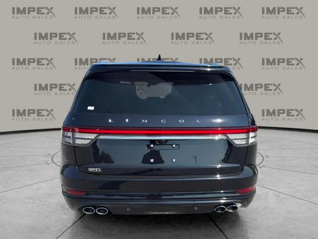 Used 2021 Black Lincoln Grand Touring image 4