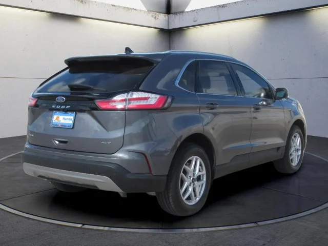 Used 2024 Gray Metallic Ford SEL image 4