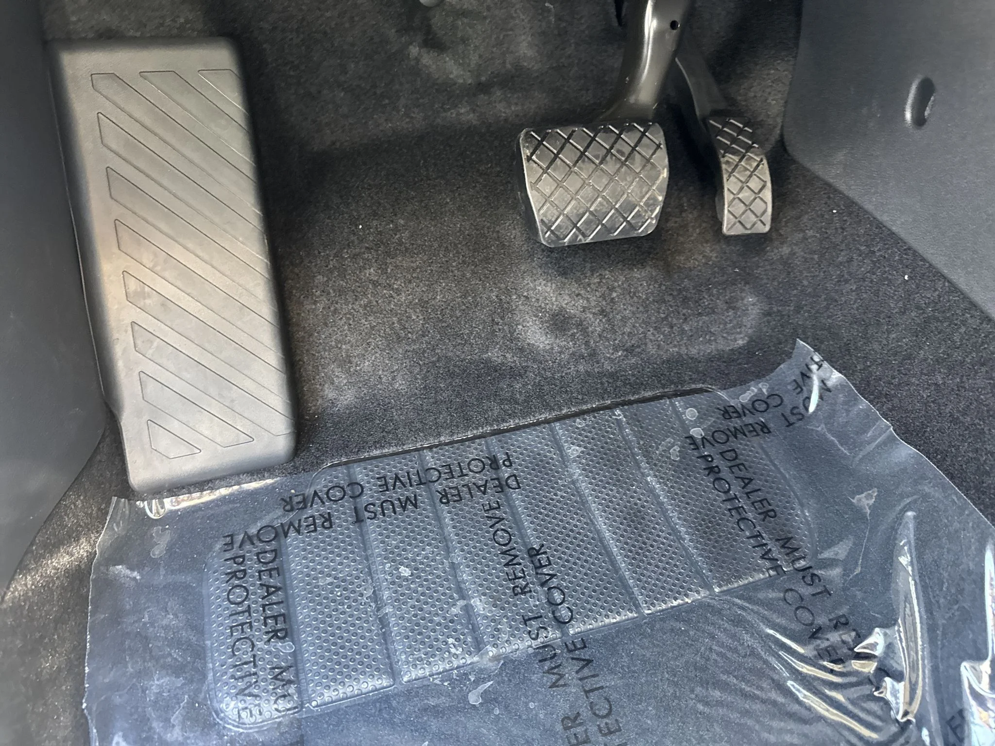 New 2027 Monument Gray Volkswagen SE image 14