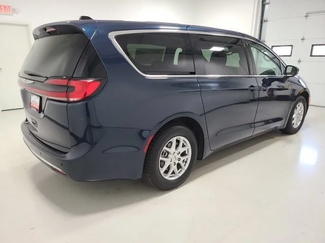 Used 2023 Fathom Blue Pearlcoat Chrysler Touring L image 5