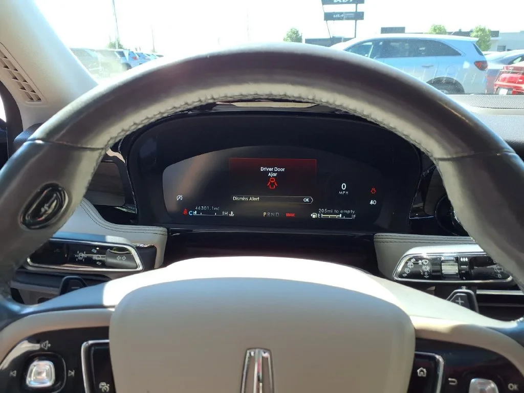 Used 2020 Blue Lincoln Reserve image 10
