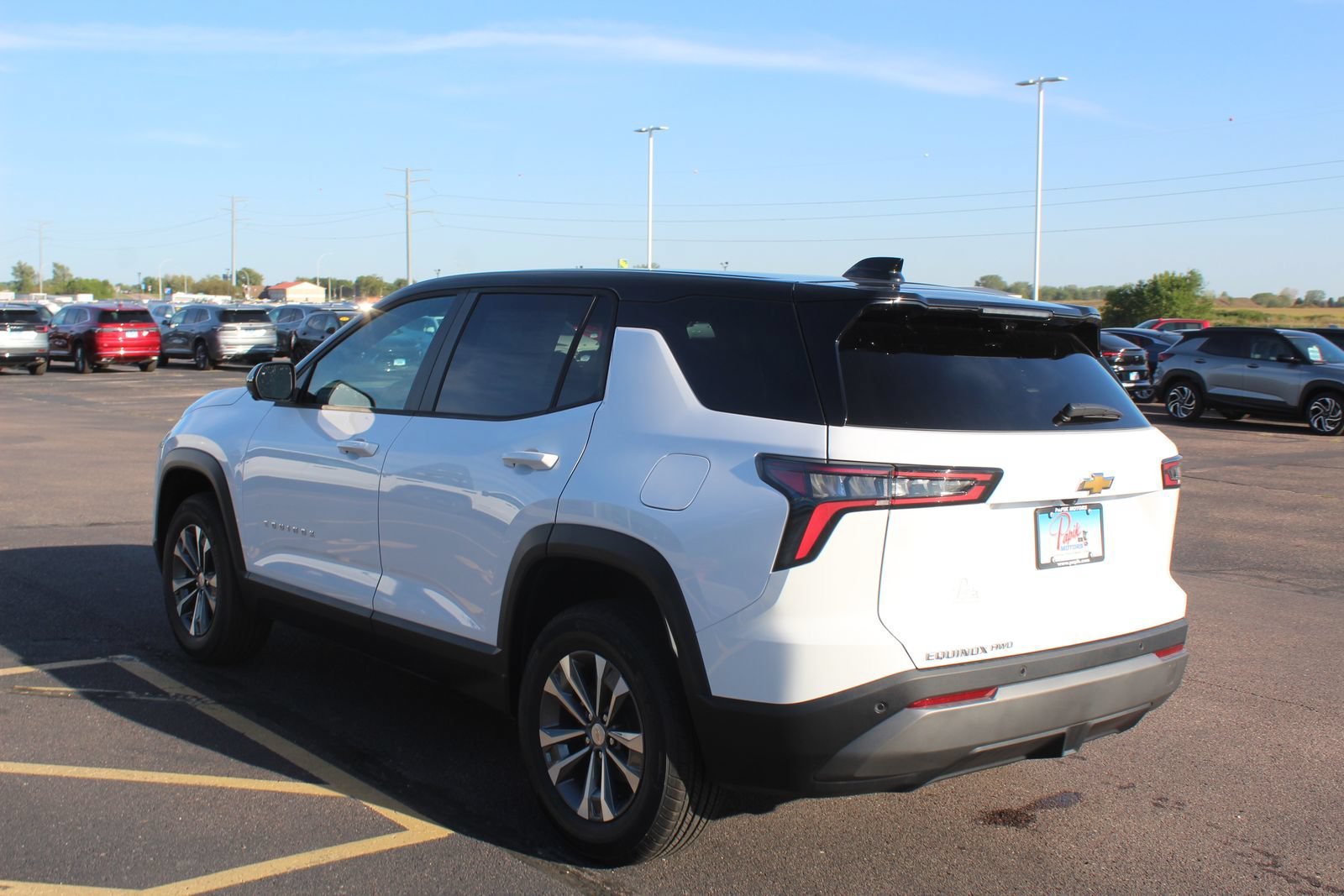 New 2027 Summit White Chevrolet LT image 4