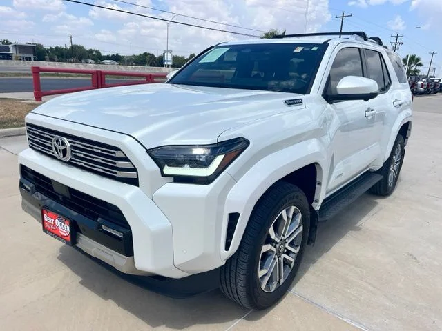 Used 2025  Toyota Limited image 3