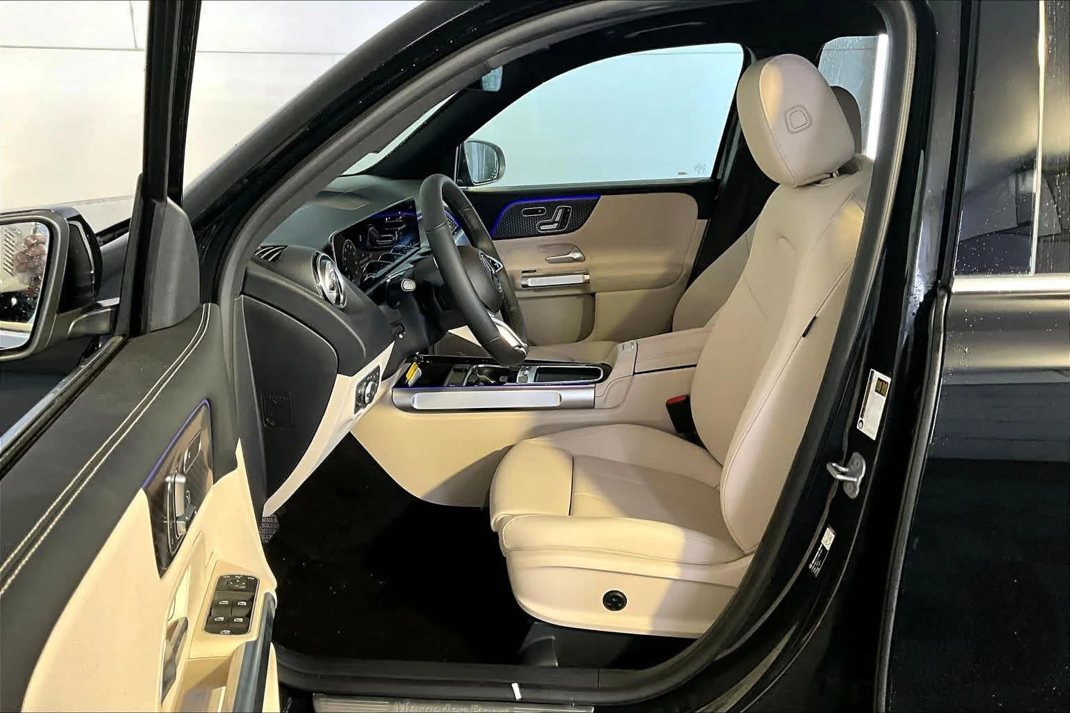 New 2026 Night Black Mercedes-Benz GLB 250 image 13