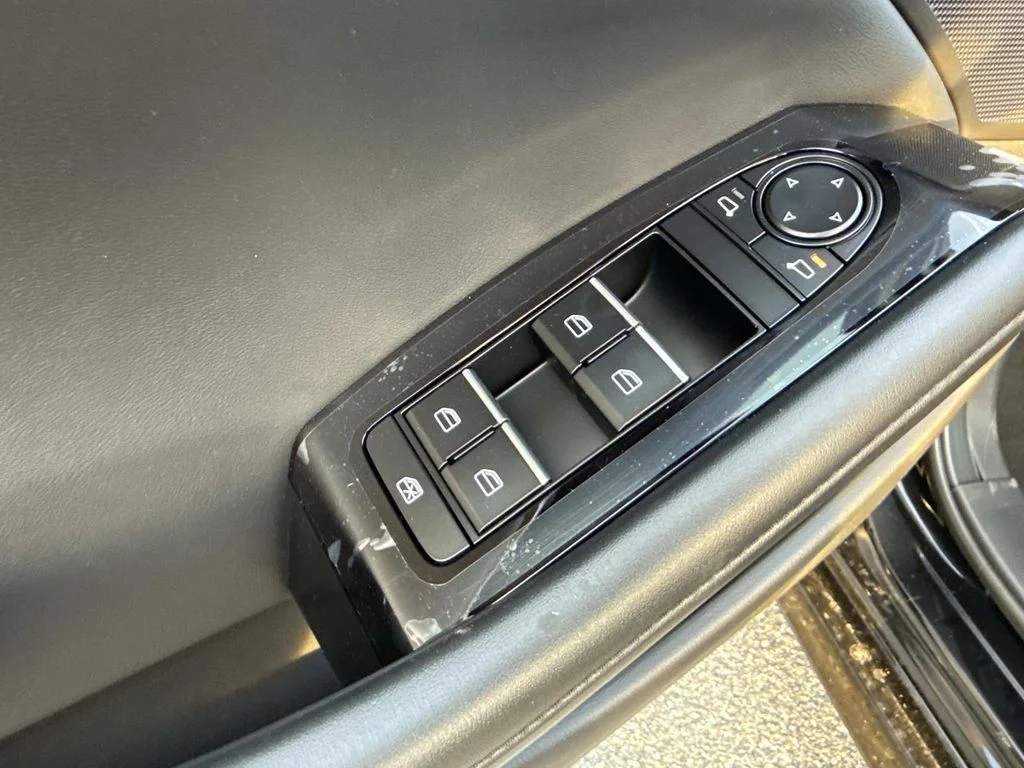 New 2026 Jet Black Mica Mazda 2.5 S Preferred image 25