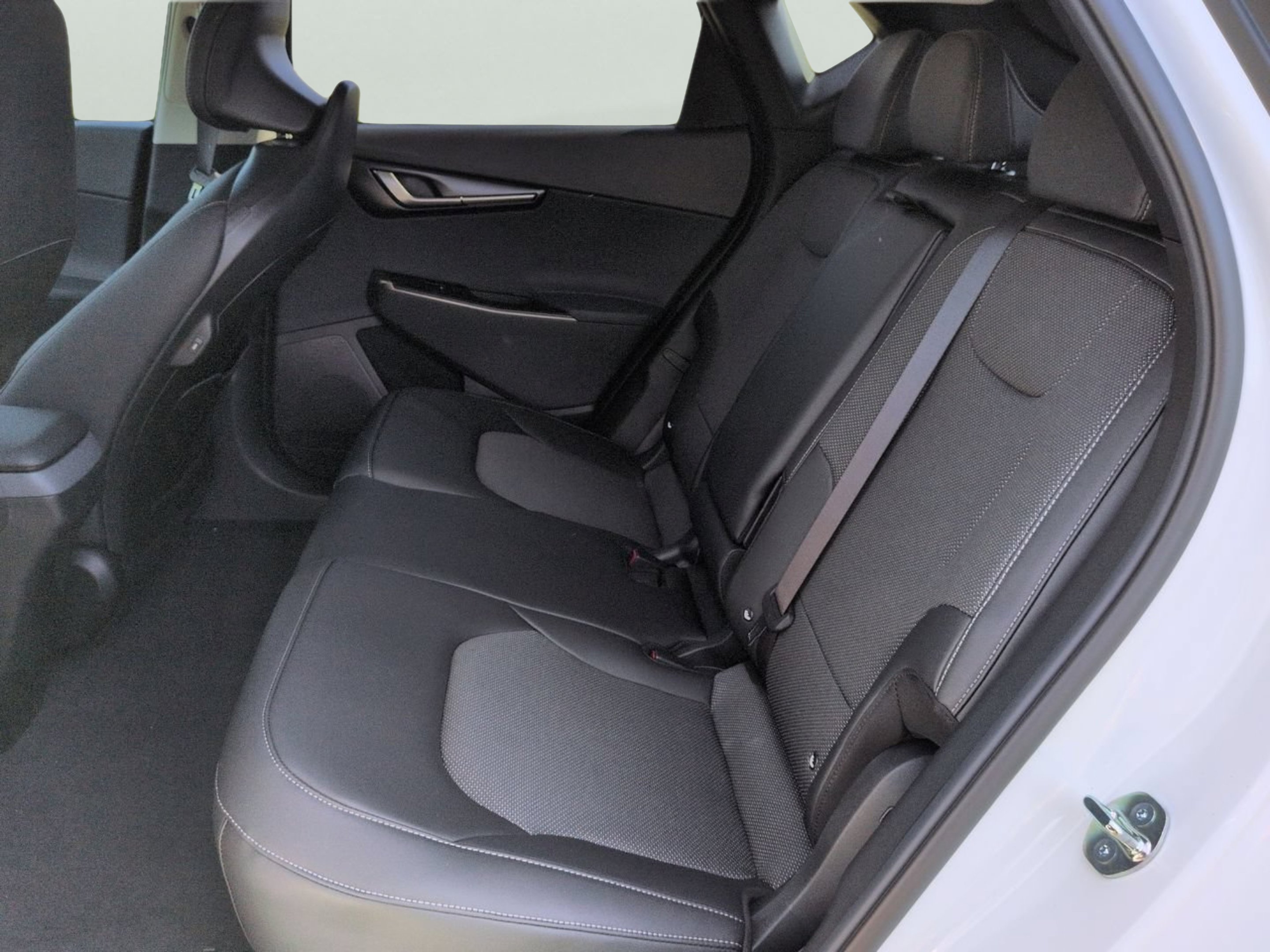 New 2026 Glacial White Pearl Kia Light Long Range image 26
